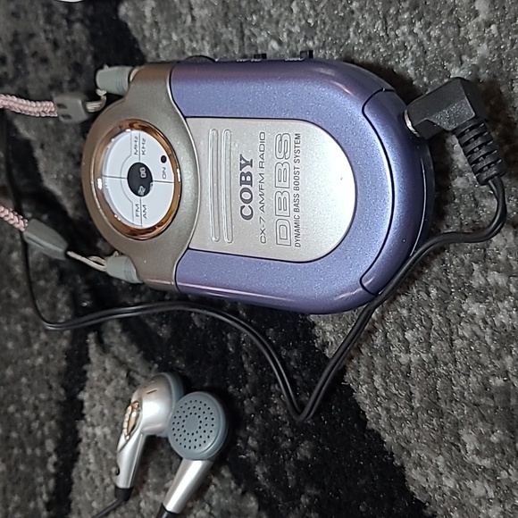 VINTAGE COBY CX-7 MINI PORTABLE AM-FM RADIO RECEIVER EARPHONES PRICE FIRM - Picture 2 of 12